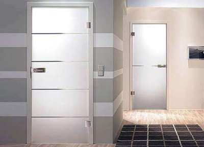 Какие лучше выбрать двери в ванную комнату и туалет — 50 фото