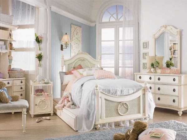 Спальня в классическом стиле для девочки подростка