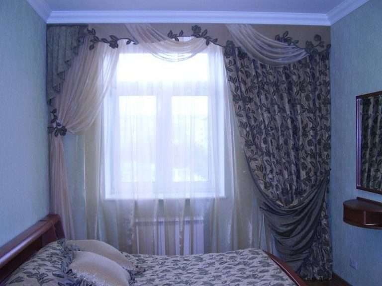 Ночные шторы в интерьере спальни