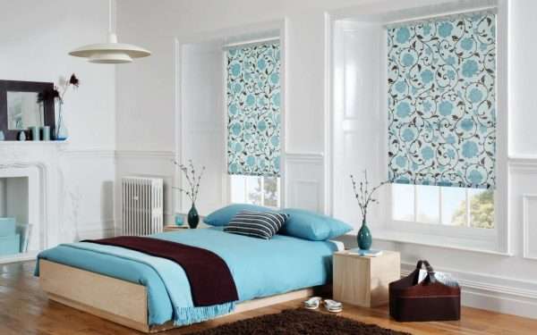 Рулонные шторы в спальню в стиле минимализм