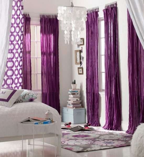 фиолетовые шторы в гостиной
