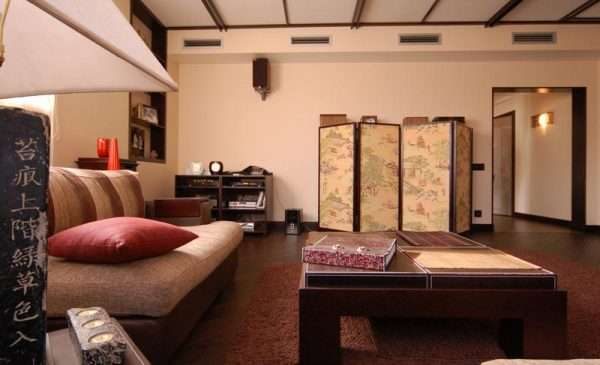 материалы в интерьере гостиной в японском стиле