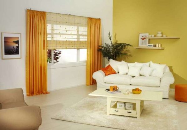 жёлтый цвет в интерьере гостиной в современном стиле