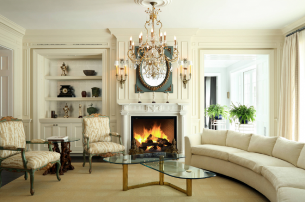 белая мебель в гостиной в классическом стиле