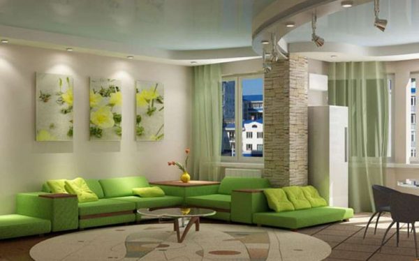 модульная зелёная картина с цветами в интерьере гостиной над диваном