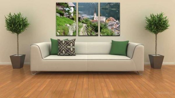модульная картина с пейзажем в интерьере гостиной над диваном