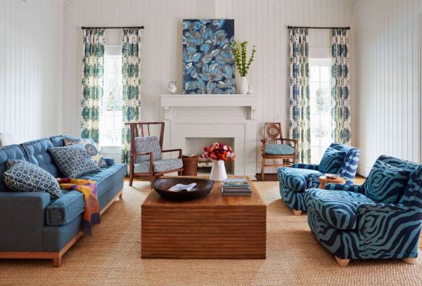 шторы в интерьере гостиной аквамаринового цвета