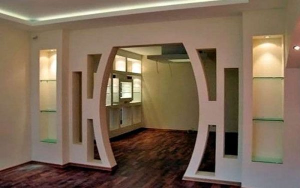 сложная форма арки из гипсокартона на кухне