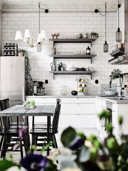 керамическая плитка на чёрно-белой кухне