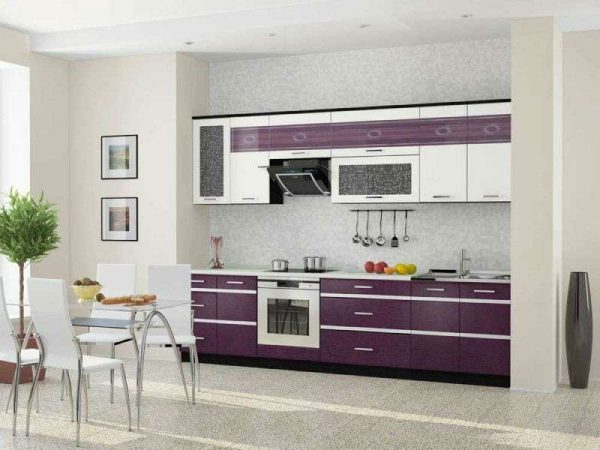 фиолетовый гарнитур на кухне в стиле минимализм