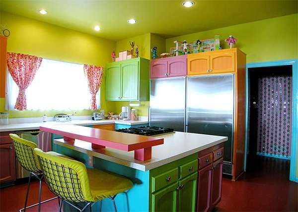 сочетание разных цветов в интерьере кухни