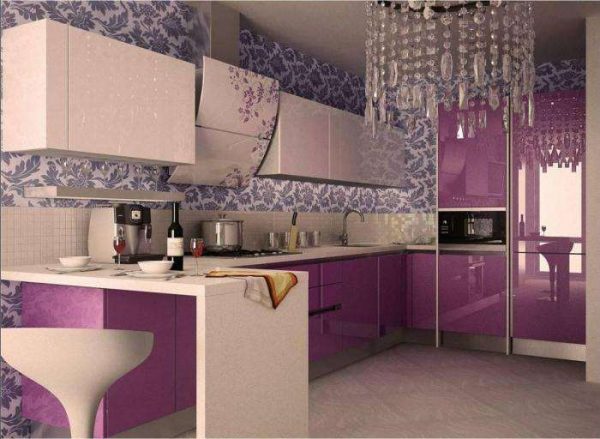 фиолетовый угловой гарнитур для малогабаритной кухни