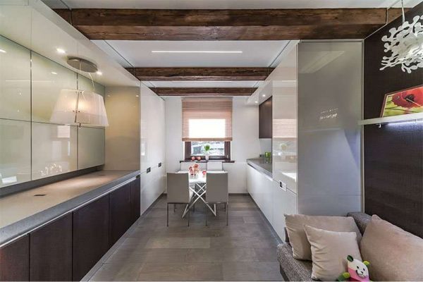 интерьер кухни гостиной с параллельными шкафами