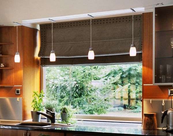 римские шторы в интерьере кухни