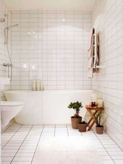 интерьер белой ванной комнаты