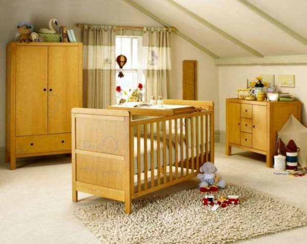 деревянная мебель в интерьере детской комнаты для мальчика 