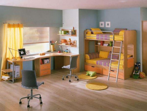 просторный интерьер детской комнаты для мальчика 