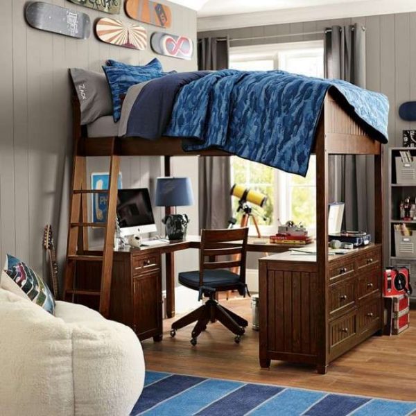 двухярусная кровать в комнате мальчика подростка