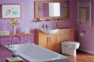 сиреневые стены в ванной комнате