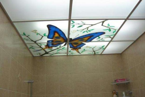 подвесные потолки в ванной
