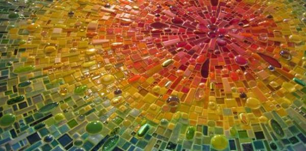 Мозаика из кусочков стекла