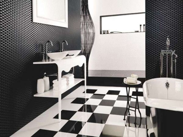 интерьер ванной комнаты с чёрной плиткой