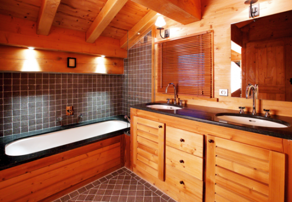 плитка в ванной деревянного дома