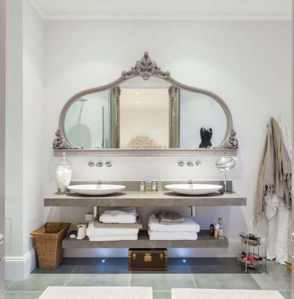 интерьер ванной с зеркалом