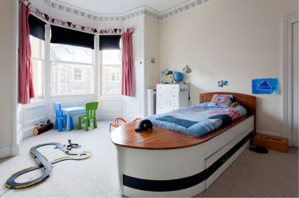 кровать корабль для детской в морском стиле