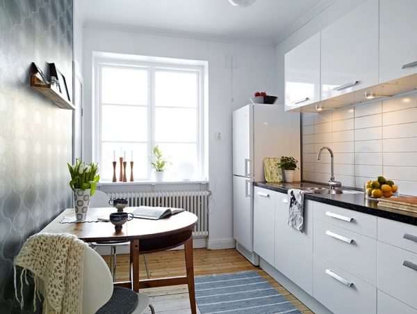 white-small-apartment-kitchen-50-kitchen-backsplash-ideas-metallic